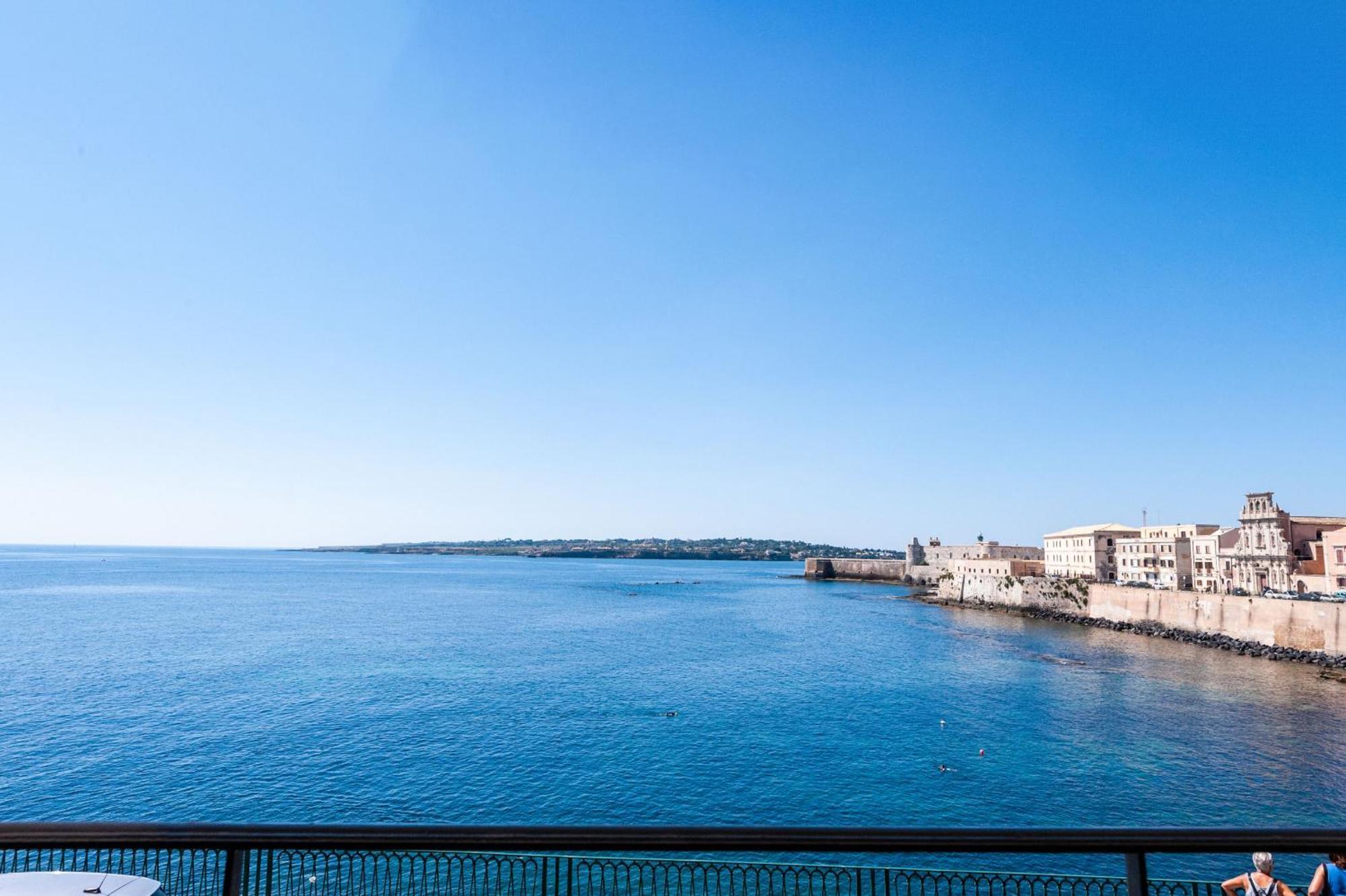 Una Finestra Su Cala Rossa By Wonderful Italy 锡拉库扎 外观 照片